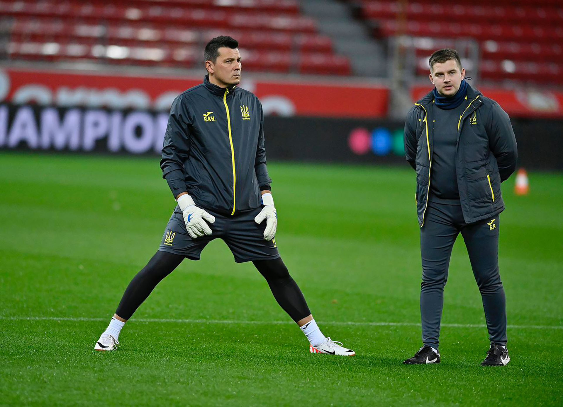 Rustam Khudzhamov in Brave GK Diamond White gloves - official Brave GK online store