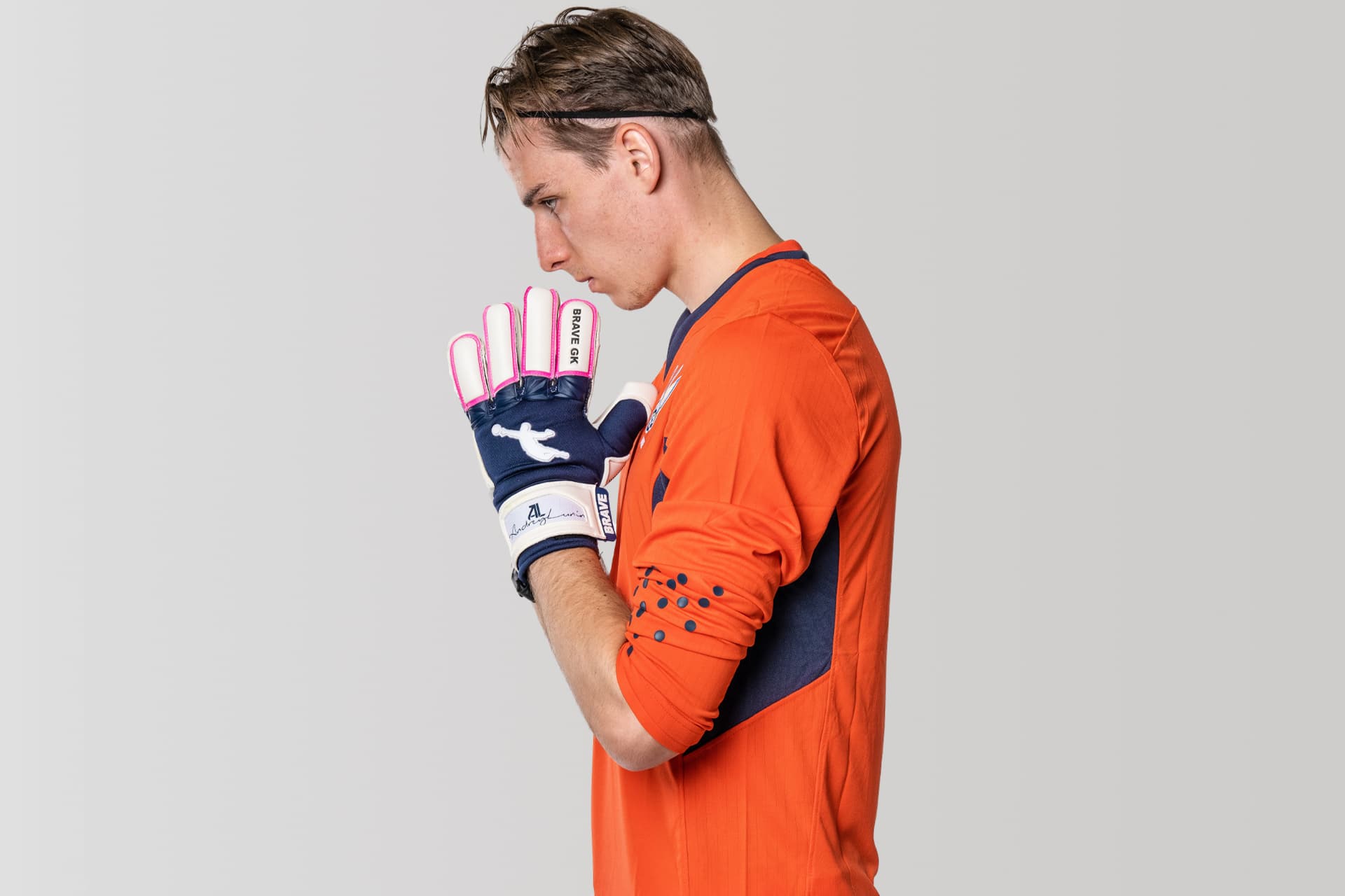 Andrii Lunin plays in the gloves of Brave GK Unique - shop Brave GK