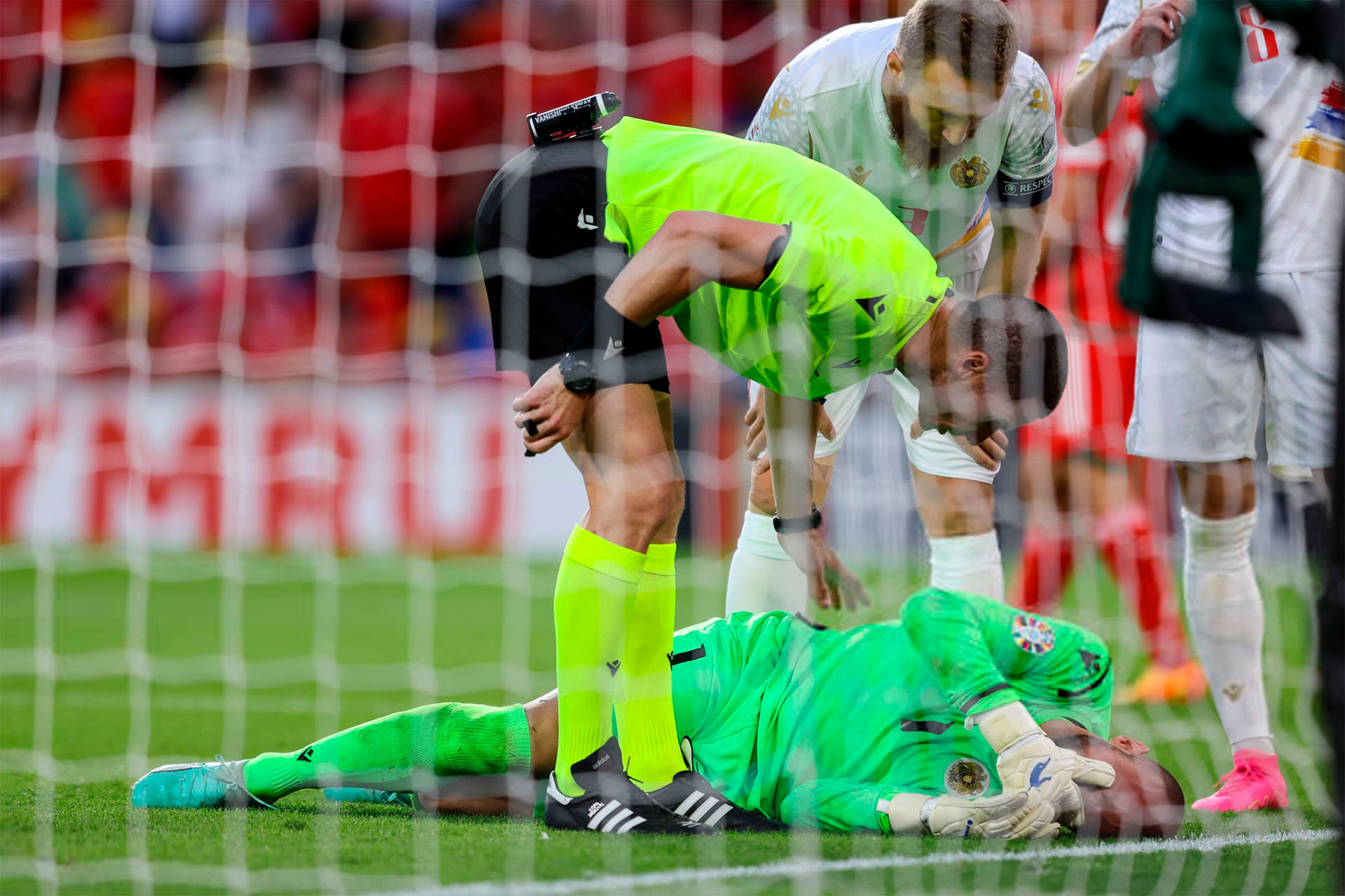 Ognjen Chancarevic in Brave GK Diamond White gloves - official Brave GK online store