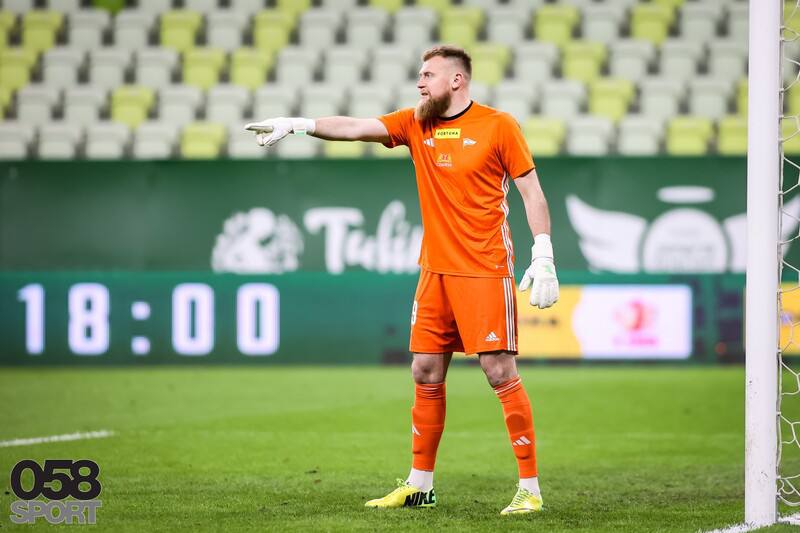 Bogdan Sarnavskyi in Brave GK Reaction Green Gloves - Official Brave GK Online Store