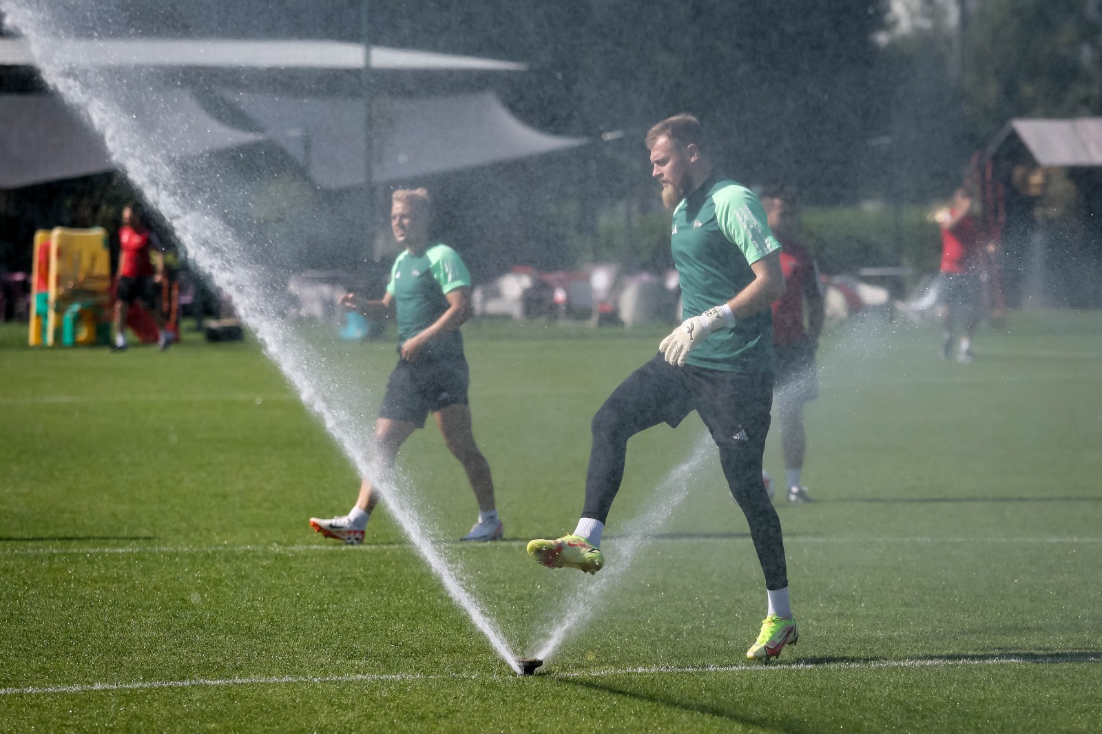 Bohdan Sarnavskyi in gloves Brave GK Reaction - official online store Brave GK