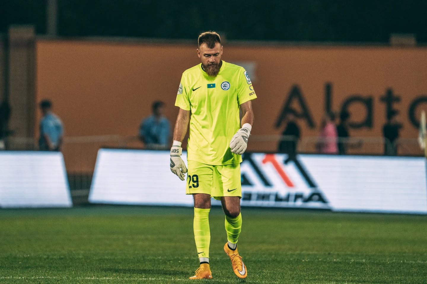 Brave GK Air goalkeeper gloves: lightweight feel, ventilation and control - Official Brave GK Online Store