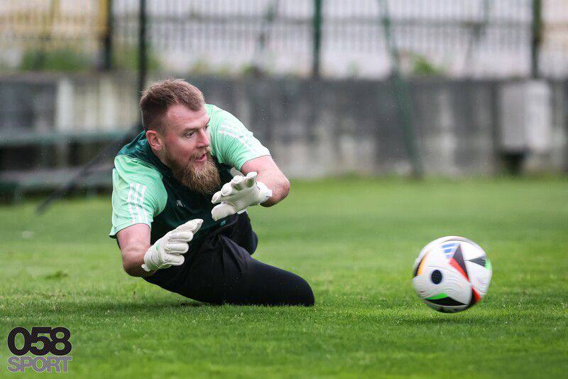 Bohdan Sarnavskyi in Brave GK Reaction Green gloves - Official Brave GK Online Store