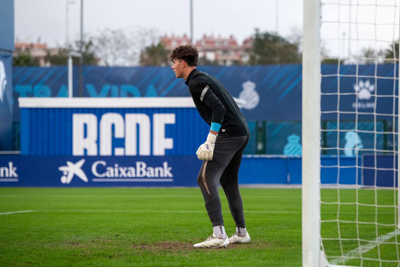 Brave GK Diamond Purple choice of young Espanyol goalkeeper Yegor Krapivin - Official online store Brave GK