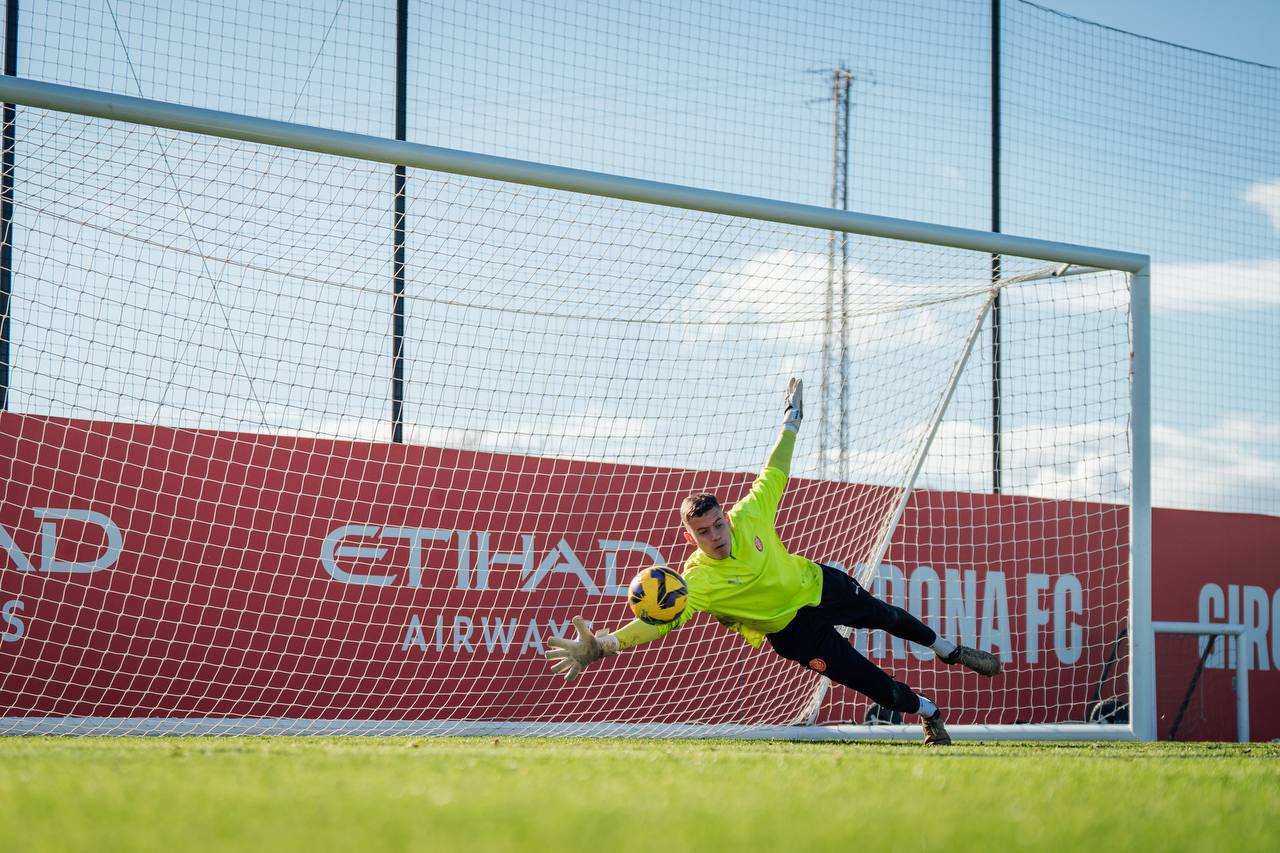 Vladyslav Krapyvtsov Held His First Training Session with Girona - Official Brave GK Online Store