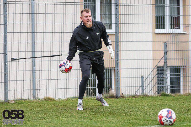 Sarnavskyi's choice of Brave GK Reaction Green - Official Brave GK online store