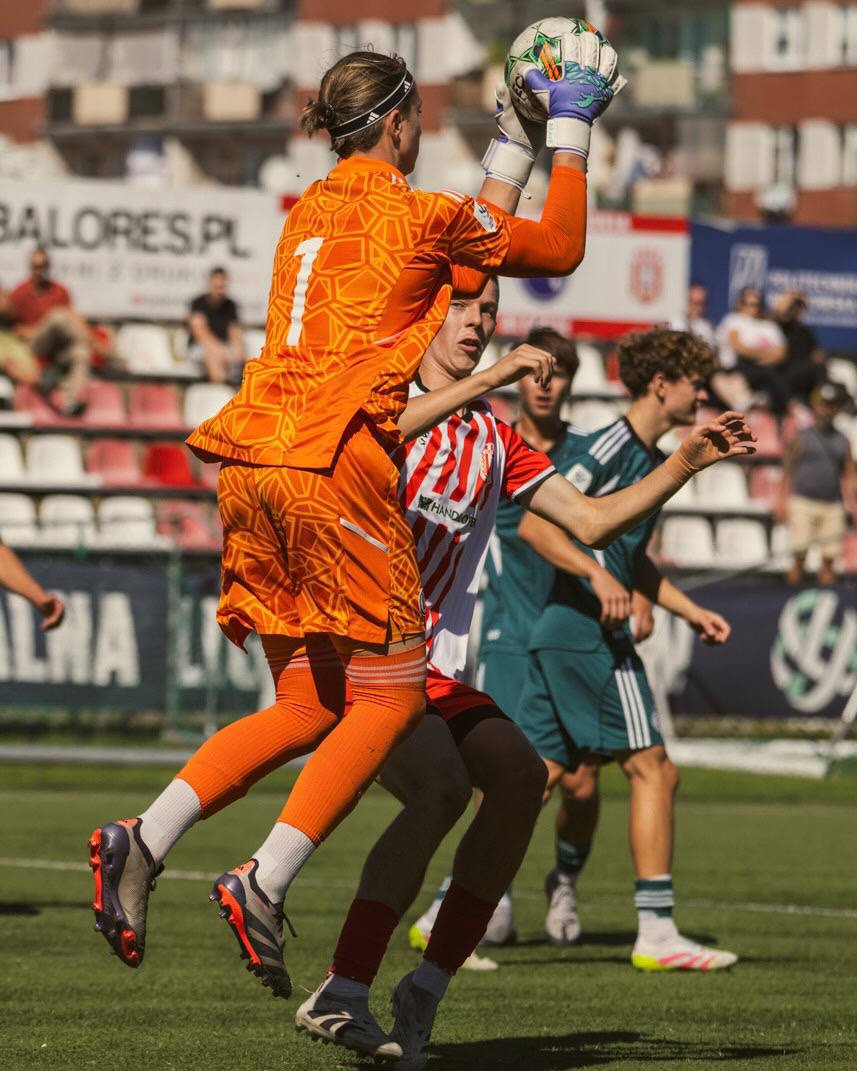 Brave GK Unique Violet goalkeeper gloves - Official Brave GK online store