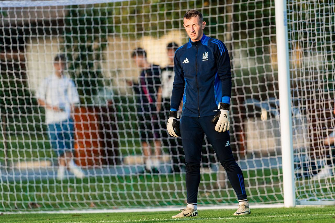 Dmytro Riznyk called up to the Ukrainian national team and prepares for matches in Brave GK gloves - Official Brave GK online store