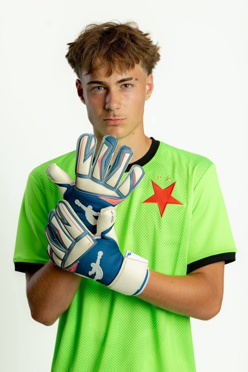 Dominik Jeřábek: Brave GK Unique NG for ball control and punching - Official Brave GK Online Store