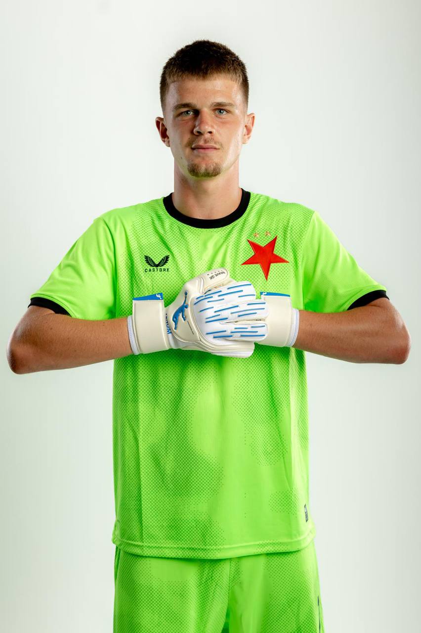 Ondřej Suchý: Brave GK Venom NWB for matches and regular training - Official Brave GK Online Store