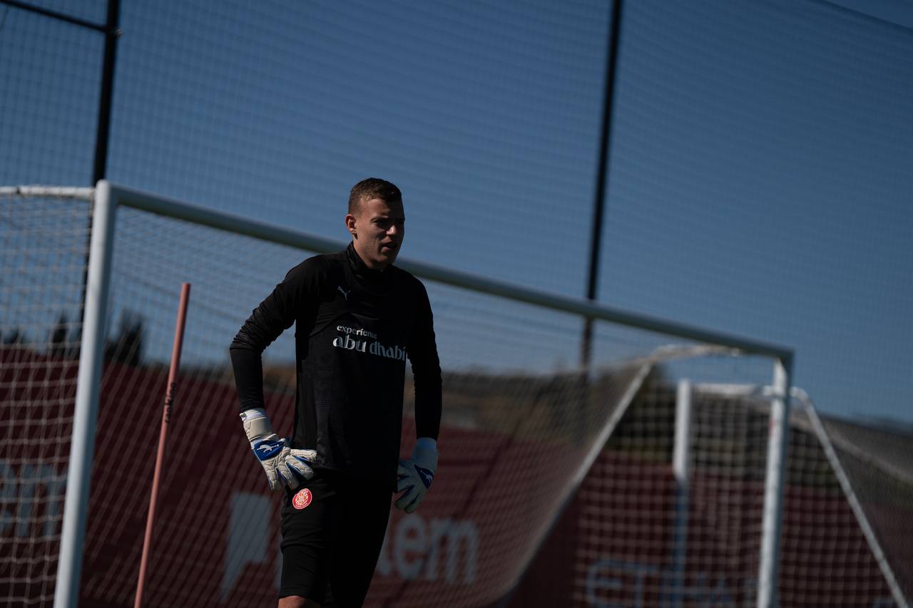 Brave GK Air Aqua goalkeeper gloves are a working model for professional training - Official Brave GK online store