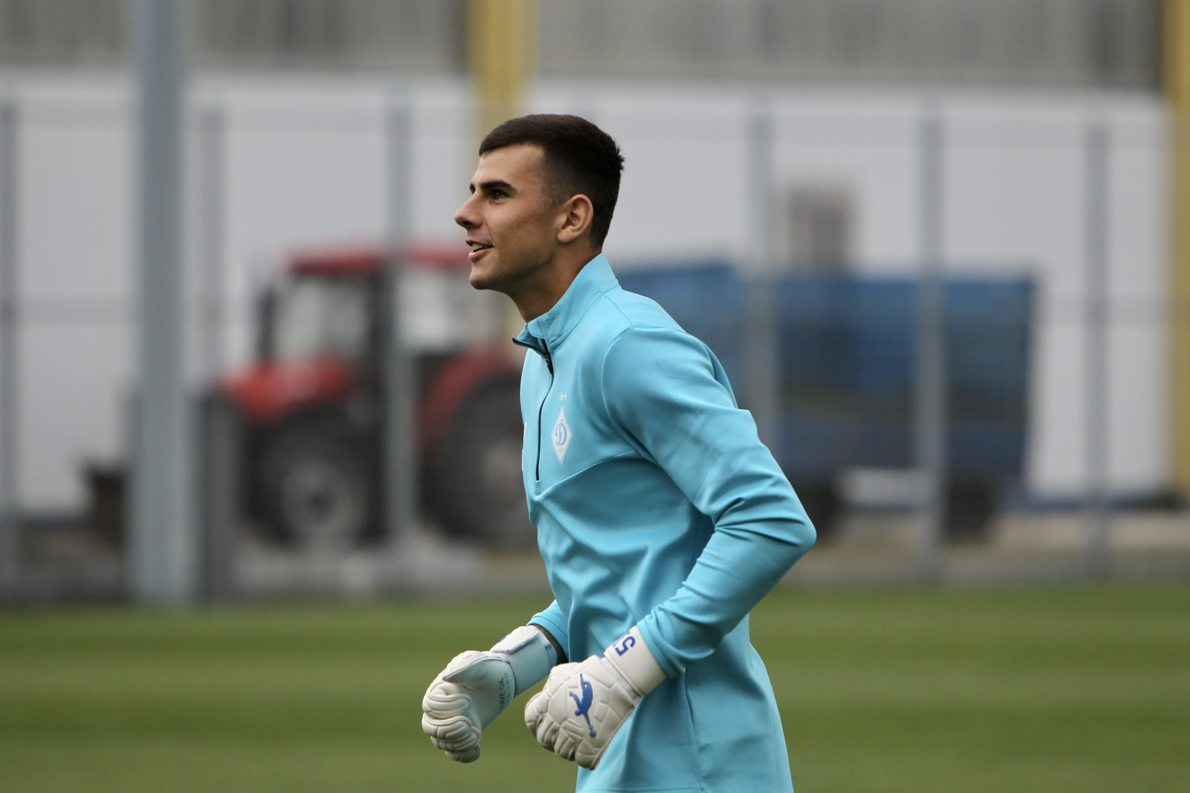 Valentin Morgun wears Brave GK Diamond White gloves – official internet store Brave GK