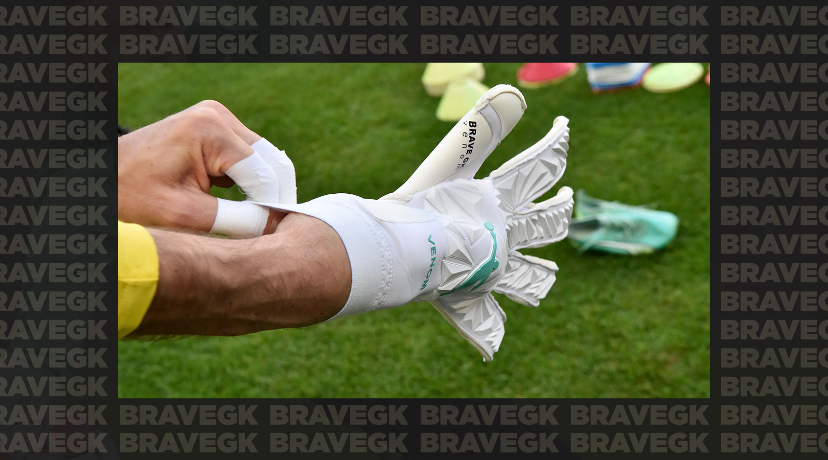 How to Properly Put On and Take Off Brave GK Venom Goalkeeper Gloves-Блог Brave GK