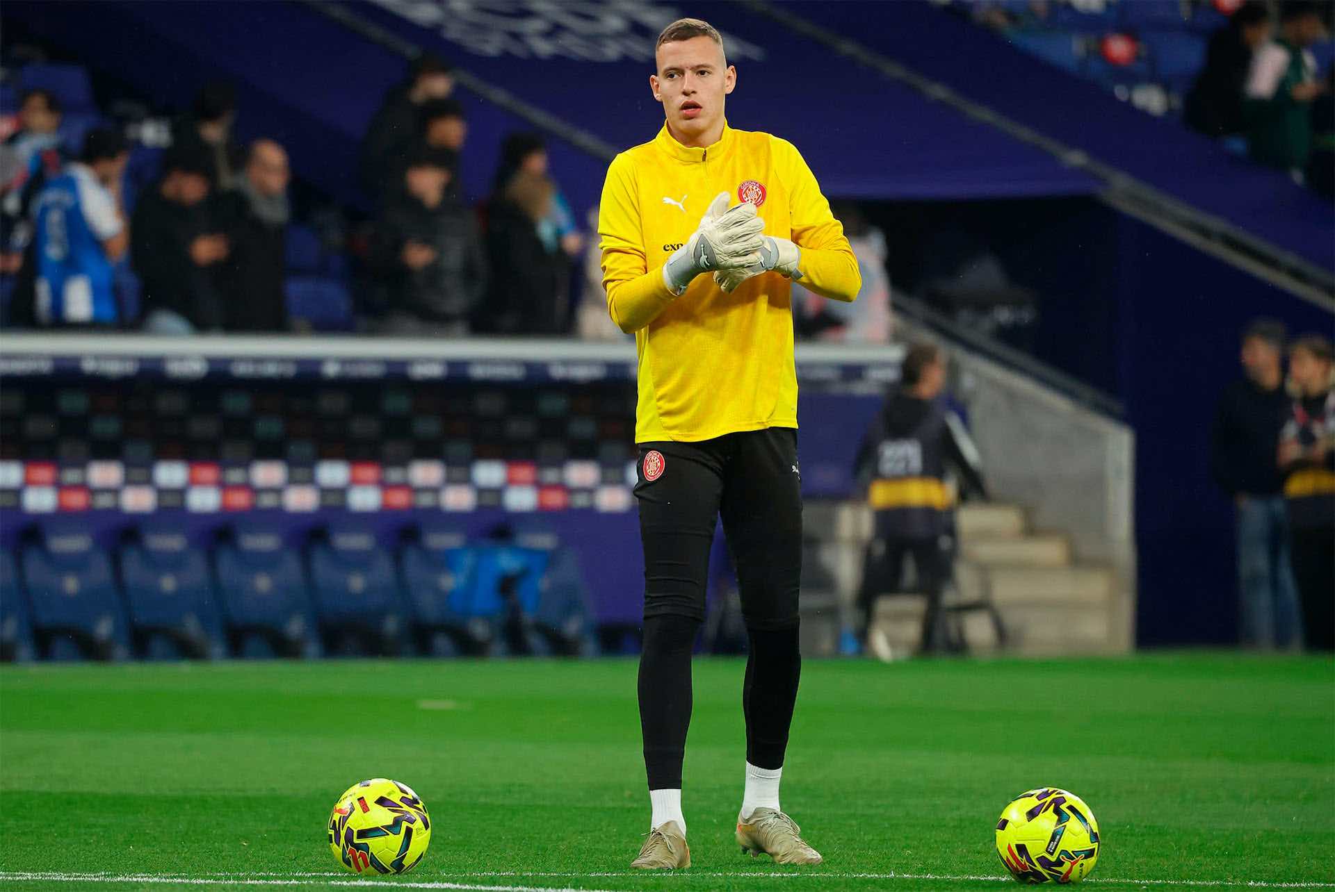 Krapivtsov trains in Brave GK Air gloves - Official Brave GK online store