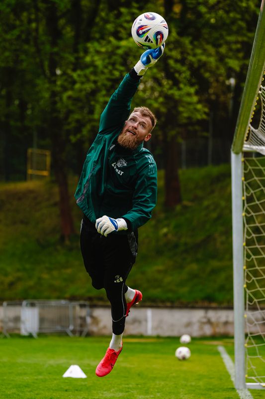 Brave GK Air Aqua - 4 mm aqua latex palm with 4 mm foam backing - Official Brave GK online store