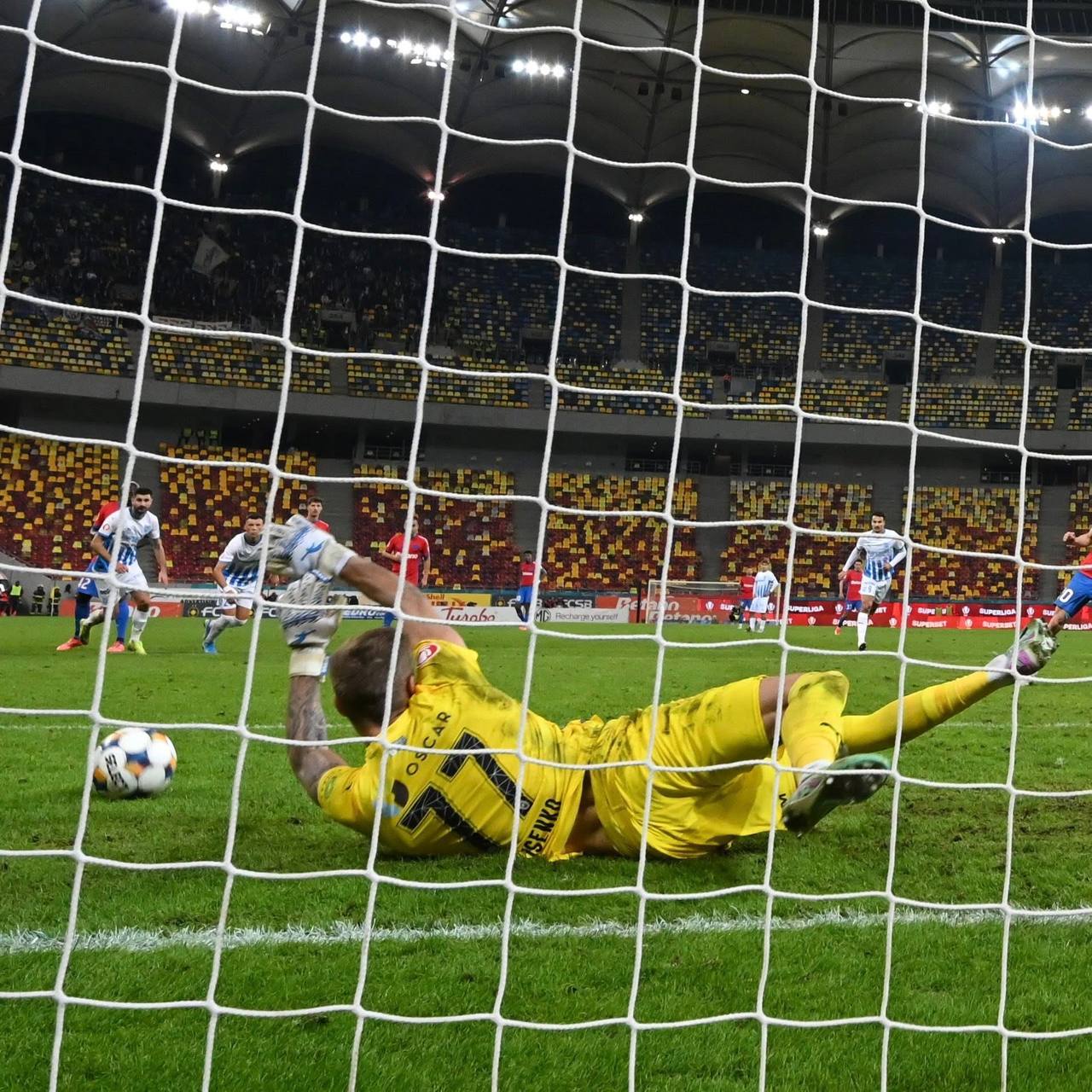 Brave GK Evolution Pro — the gloves Pavlo Isenko wore in the Conference League - Official Brave GK online store