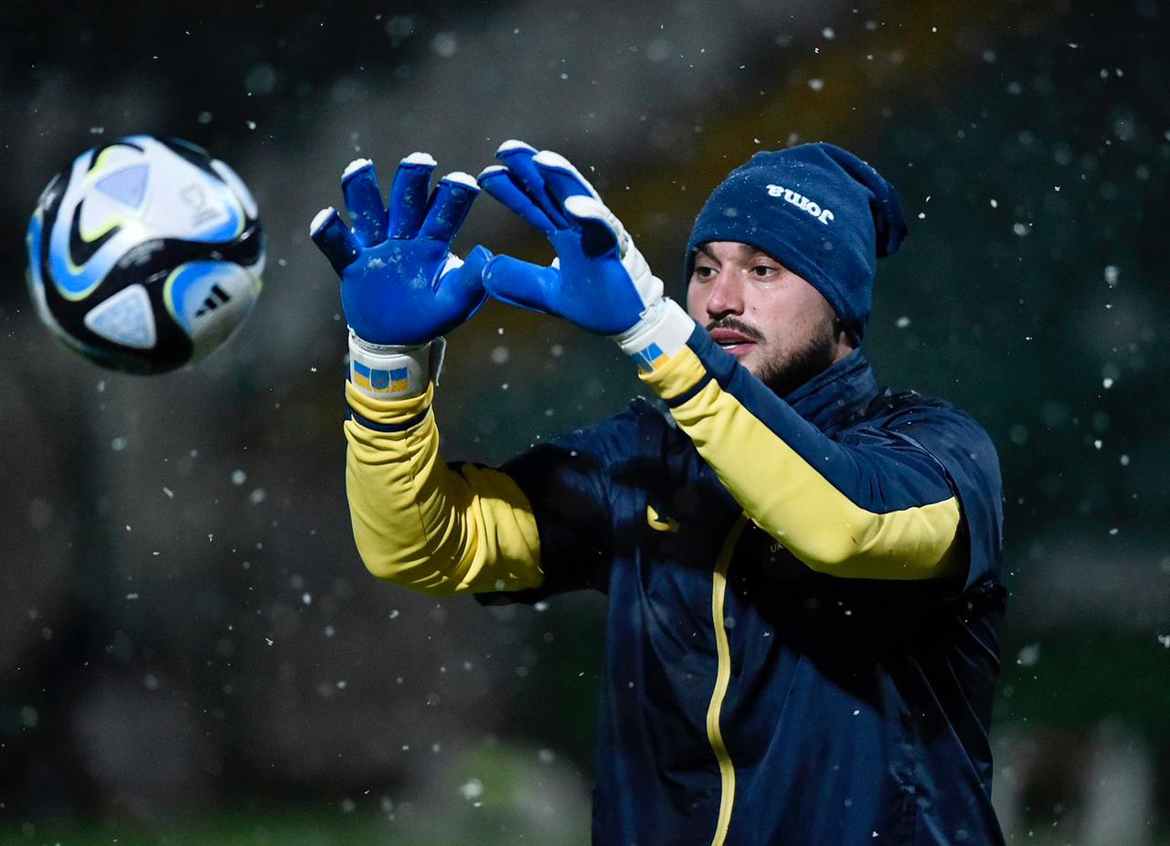 Training session of the Ukrainian team in Brave GK gloves – Official Brave GK Online Store