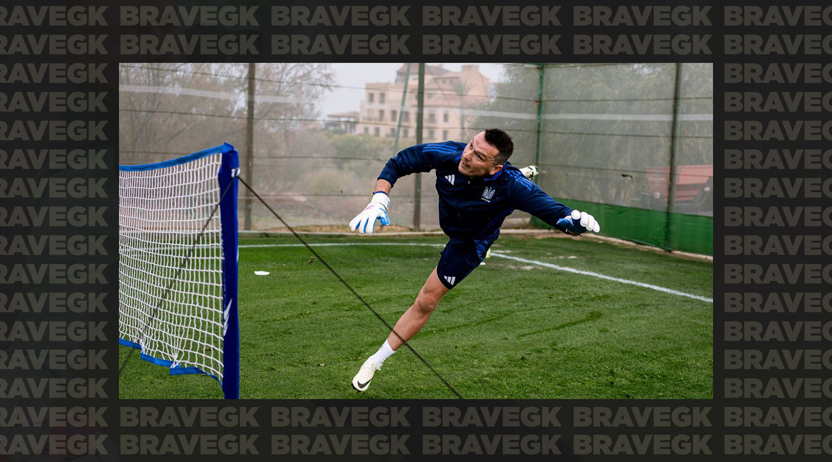 Rustam Khudzhamov in Brave GK Diamond Aqua gloves during the Ukrainian national team’s training sessions-Блог Brave GK