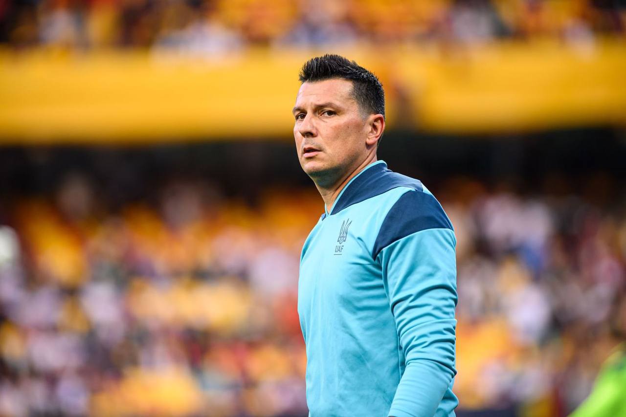 Rustam Khudzhamov in Brave GK Venom Black gloves - Official Brave GK Online Store