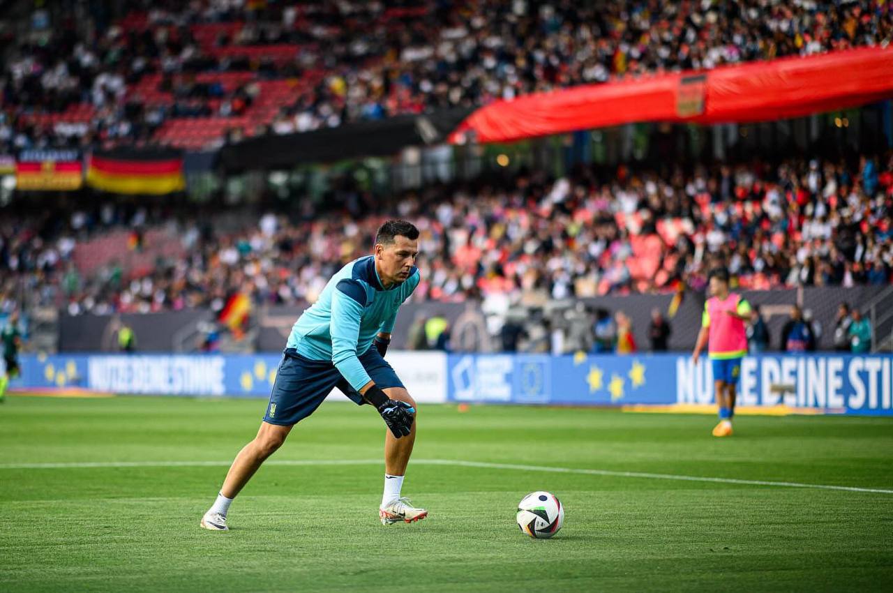 Goalkeeper Gloves Brave GK Venom Black - Official Brave GK Online Store