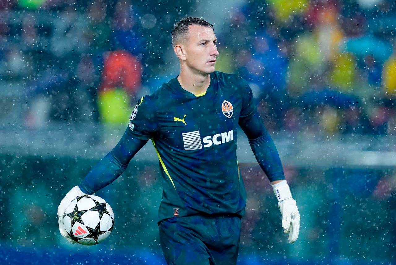 Brave GK Diamond Purple goalkeeper gloves - Official Brave GK online store