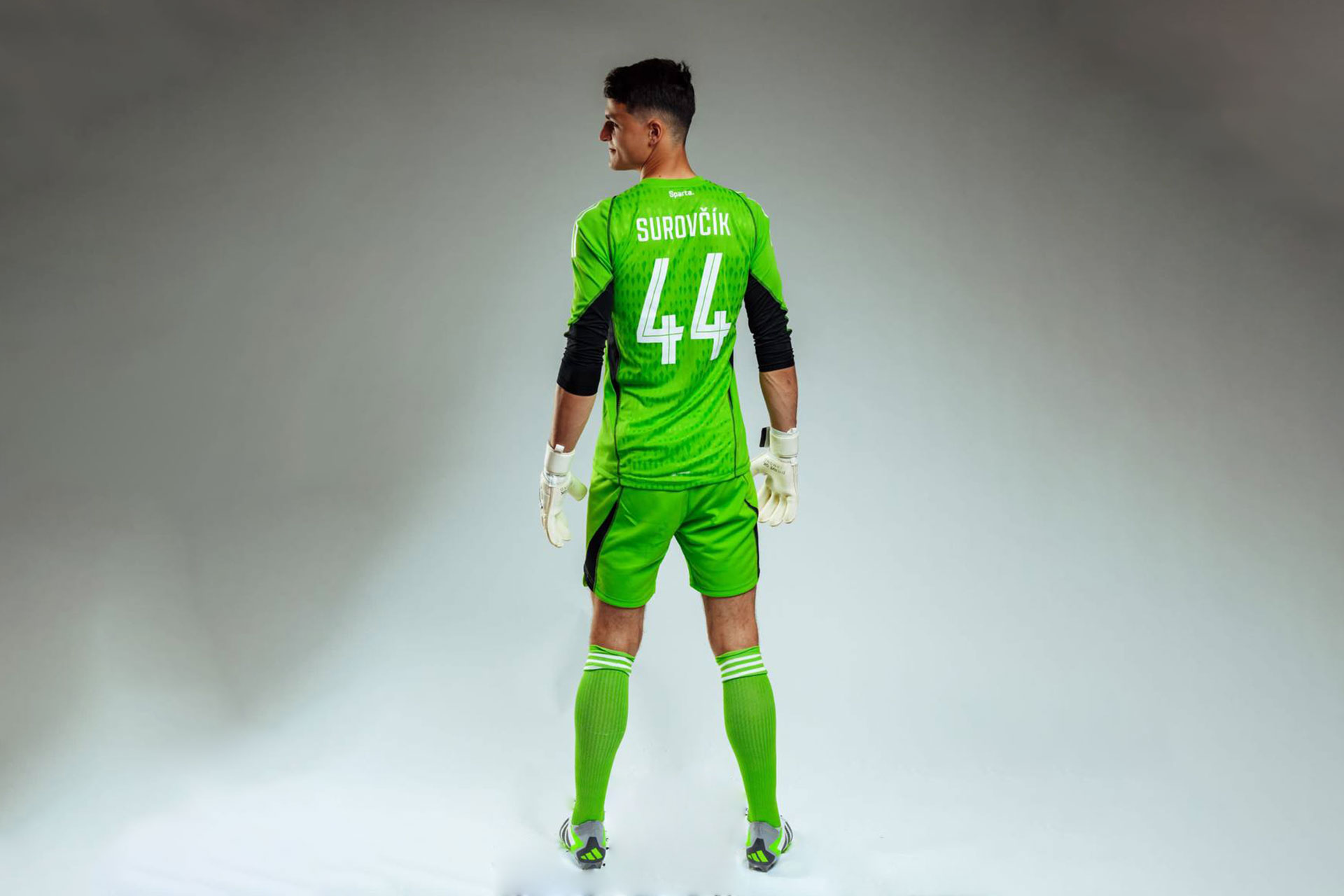 Goalkeeper Jakub Surovchik chooses Brave GK Diamond White – Brave GK Official Online Store