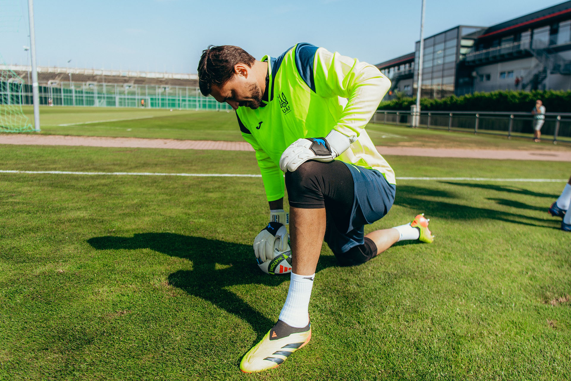 Heorhii Bushchan prepares for the Nations League matches with Brave GK gloves - Official Brave GK online store