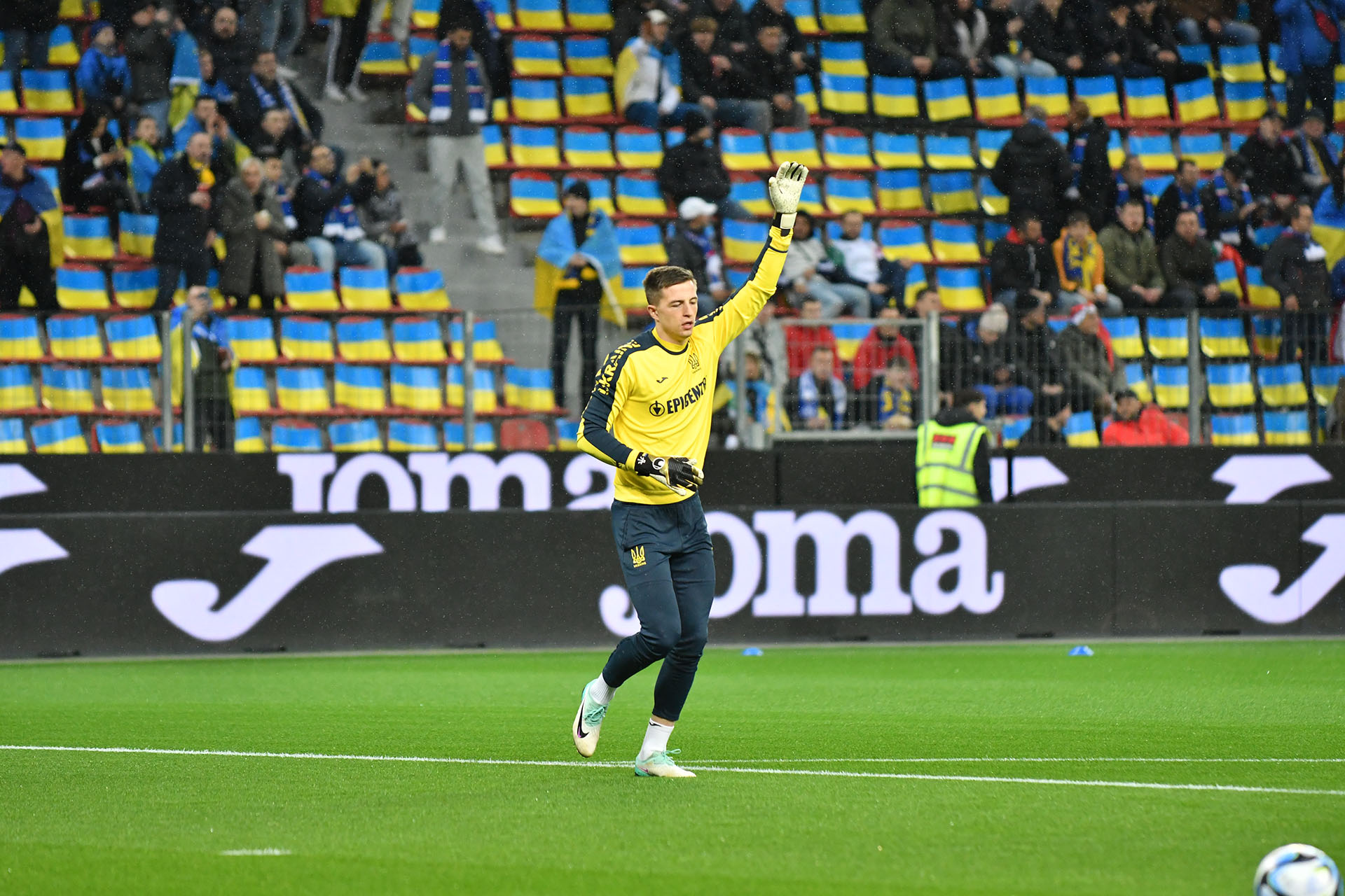 Ukrainian National Team Goalkeeper Anatoliy Trubin - Official Brave GK Online Store