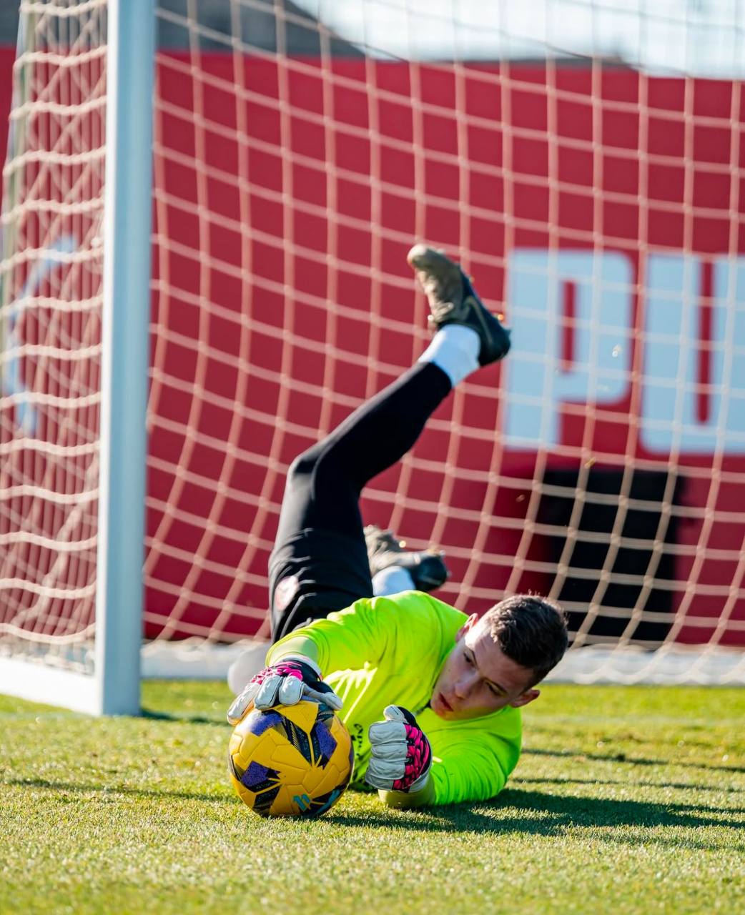 Brave GK Unique Pink gloves - Official online store Brave GK