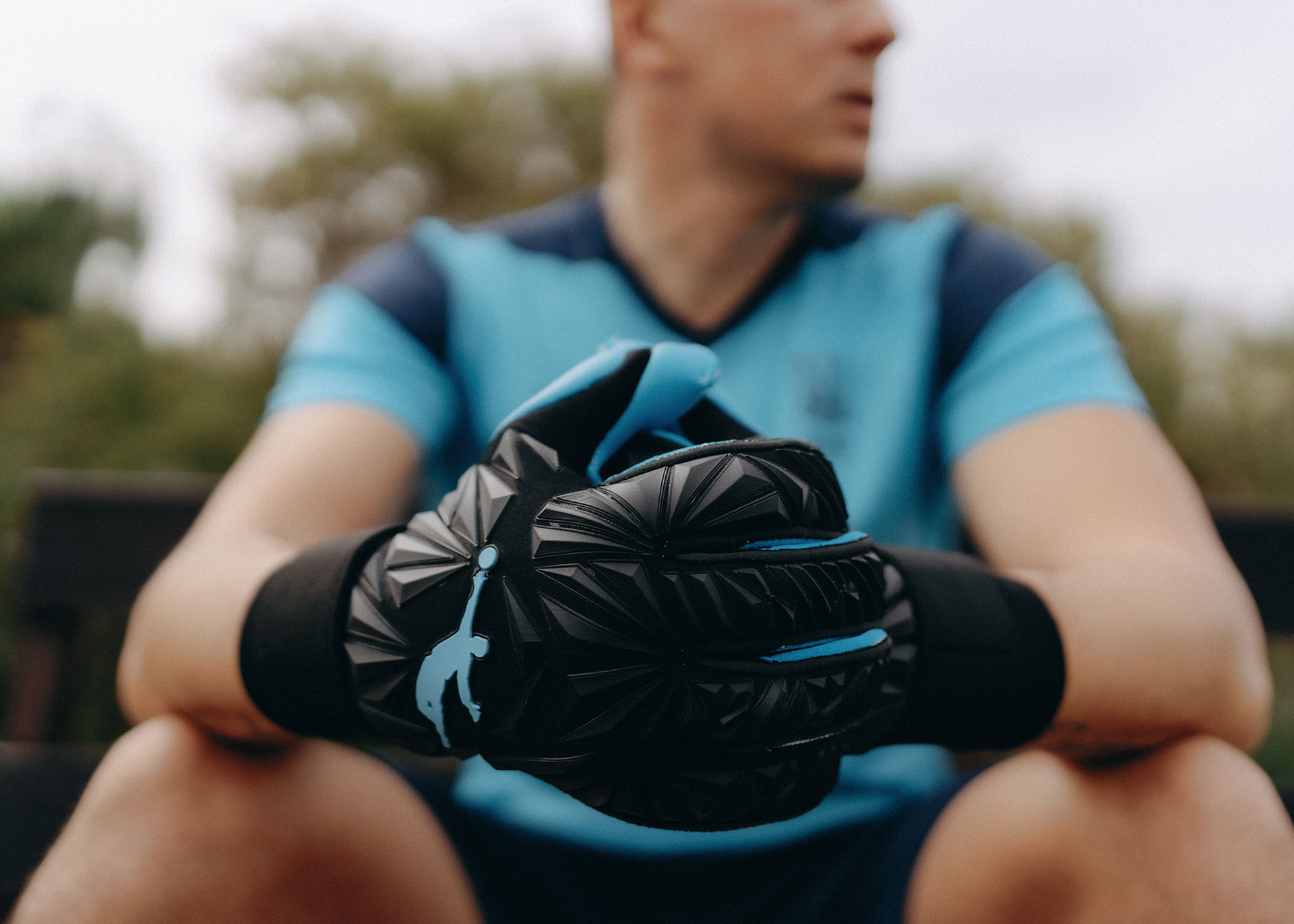 Brave GK Venom Black goalkeeper gloves - Official Brave GK online store