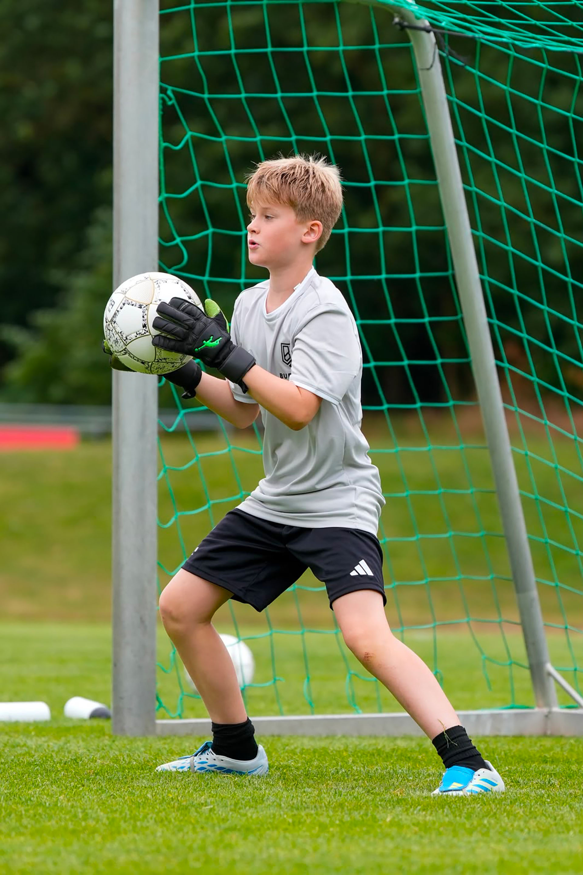 Brave GK Reaction Mint goalkeeper gloves for children - Official Brave GK Online Store