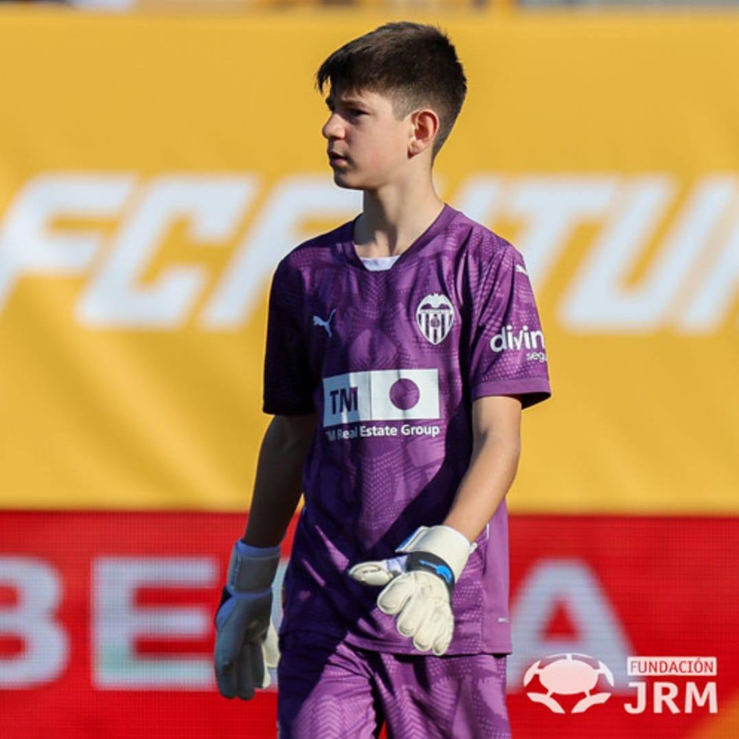 Zakhar Povstyuk playing in the Spanish championship - Official Brave GK online store