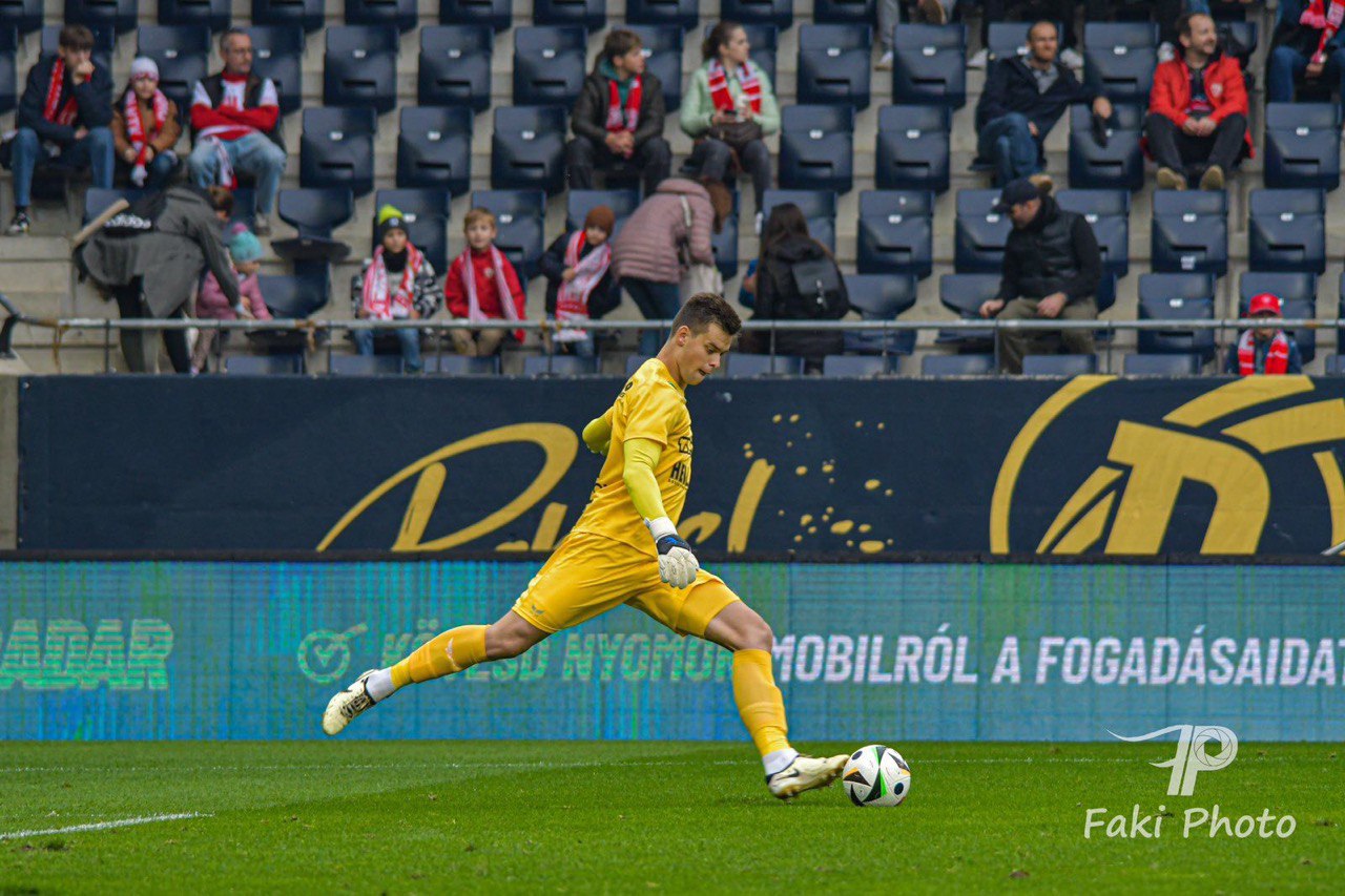 Artem Yuryevich Odintsov Gloves Brave GK - Brave GK Brand Ambassador