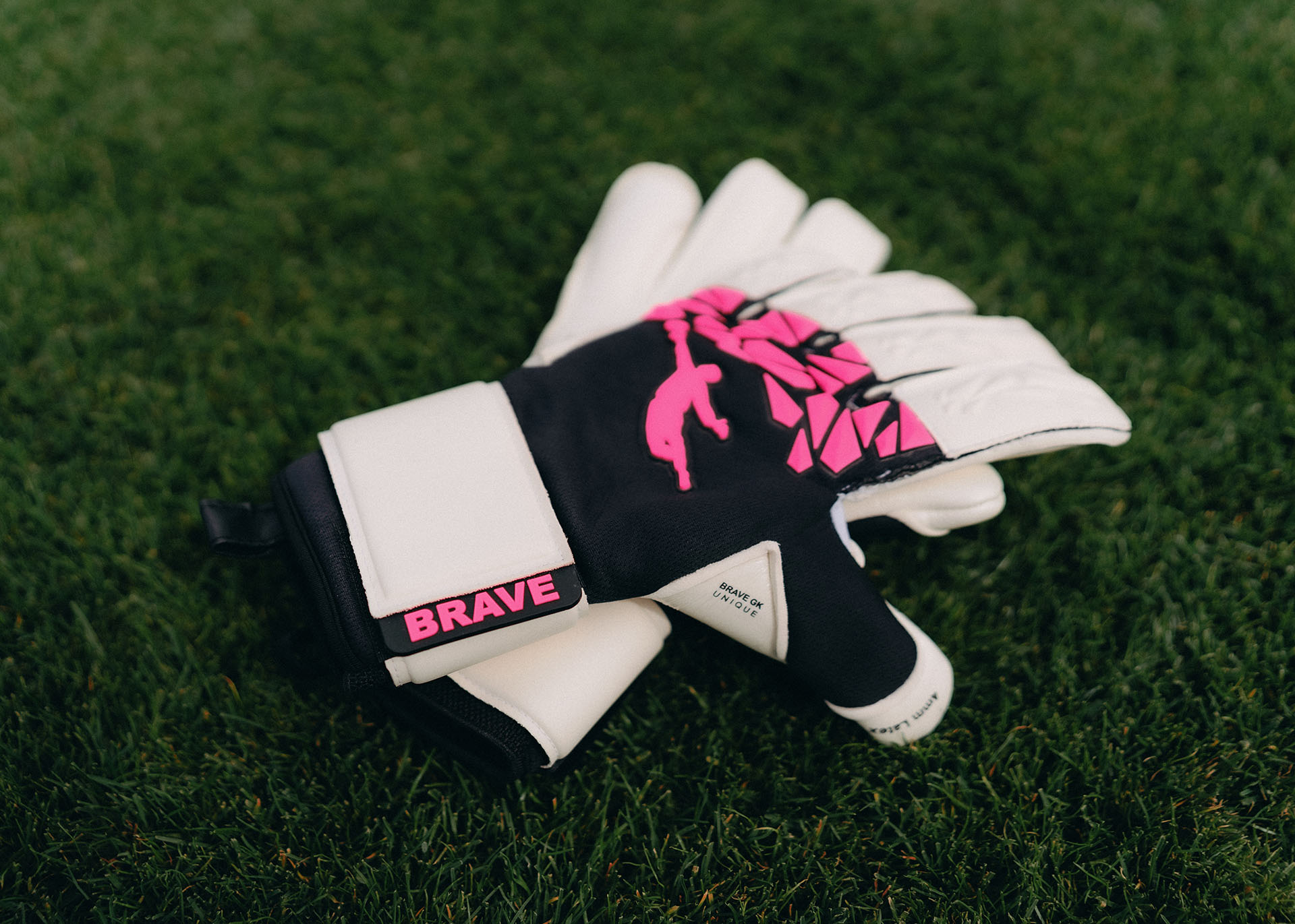New collection of gloves for goalkeepers Brave GK Unique Pink - Brave GK online shop